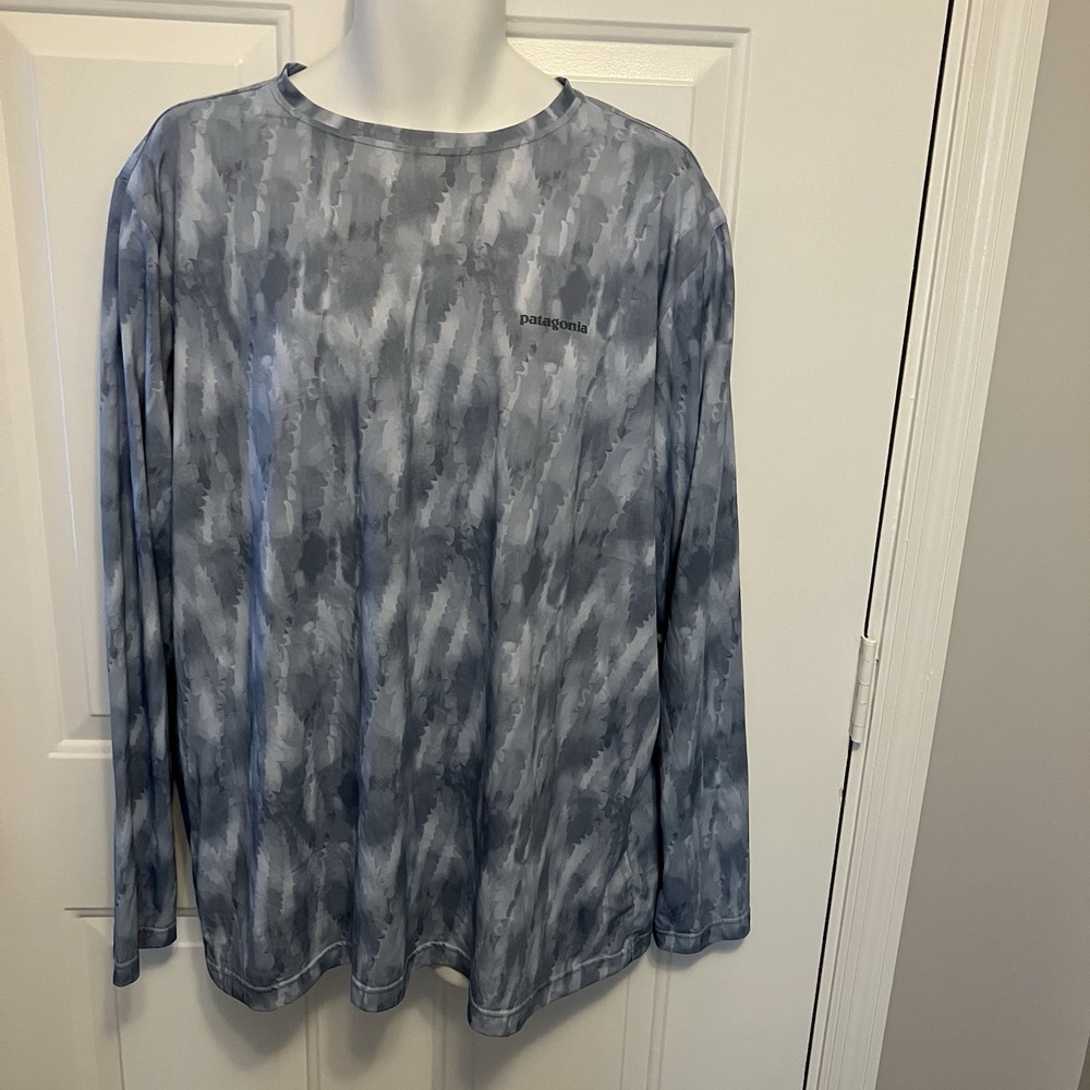 Patagonia Men's Size XXL Swirly Light Blue‎ Active T Shirt Long Sleeve